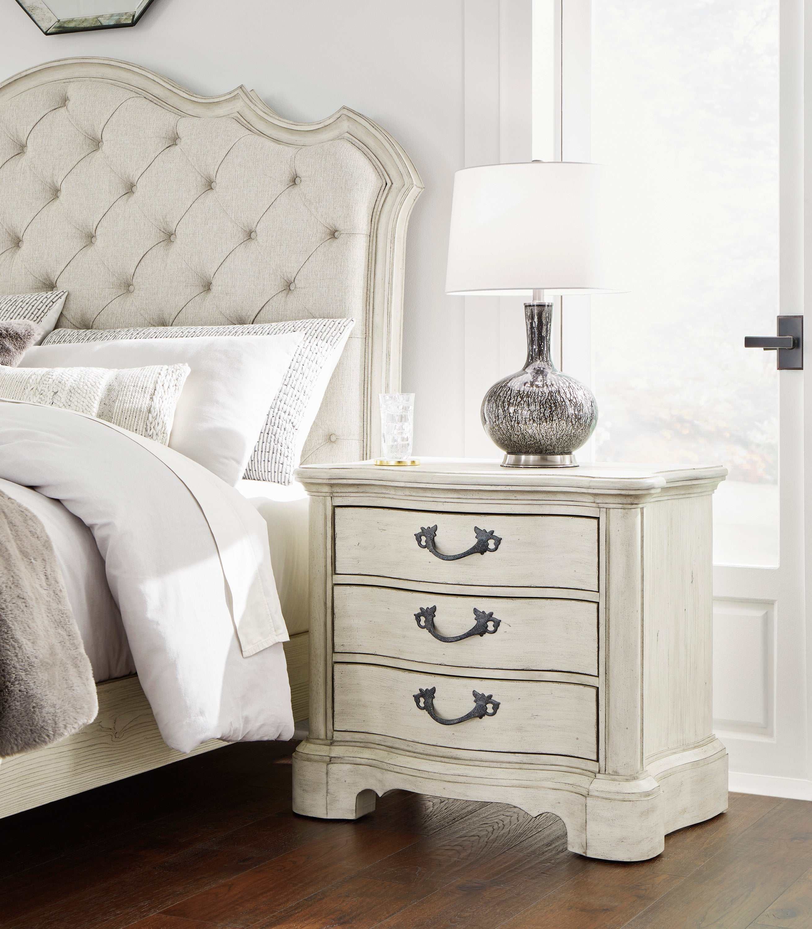 (Online Special Price) Arlendyne Antique White Nightstand