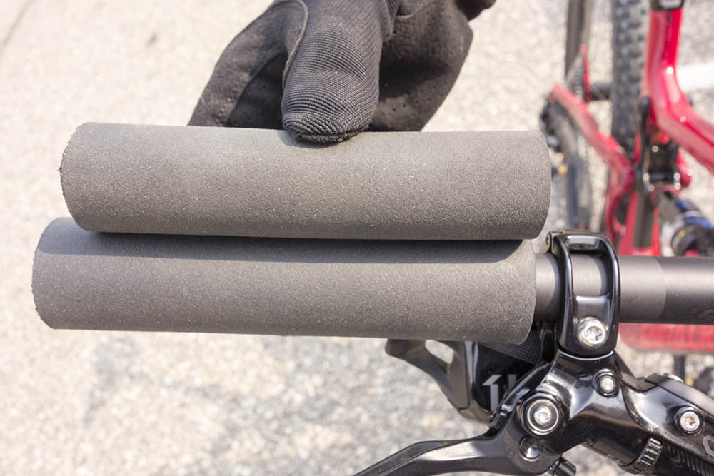 Fat Paw Grips XL 160mm by Wolf Tooth