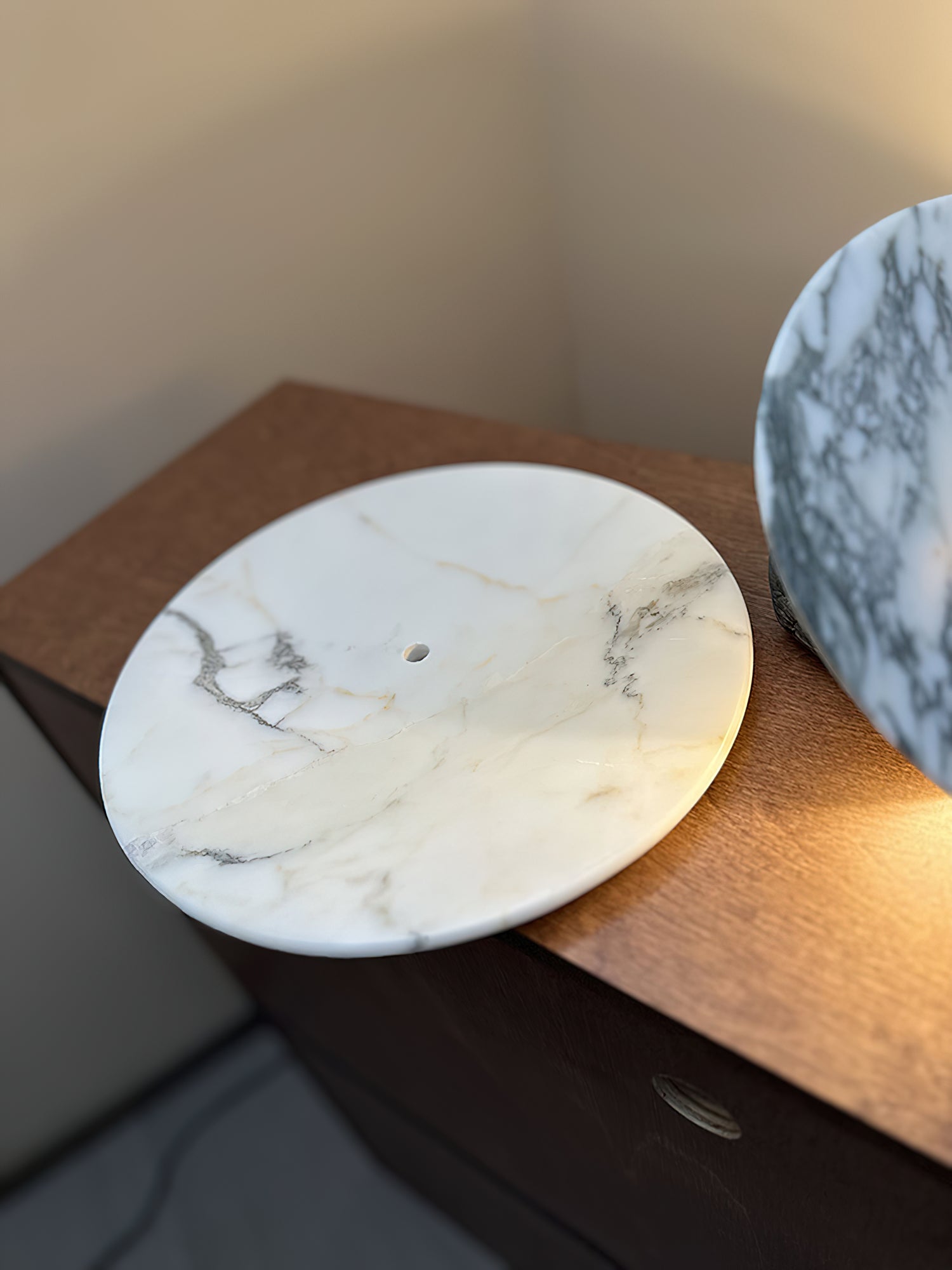 Messier Marble Rechargeable Wall Lamp