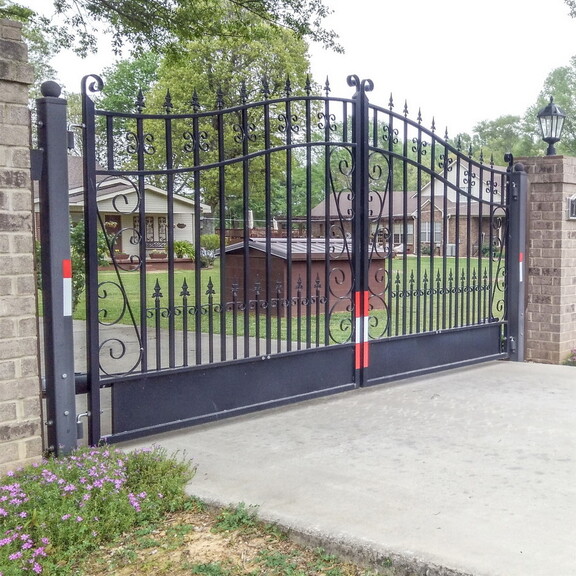 ALEKO DG12VEND AP Steel Dual Swing Driveway Gate  ...