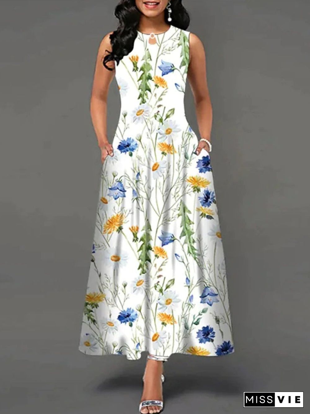 Elegant Sleeveless Round Neck Maxi Dress