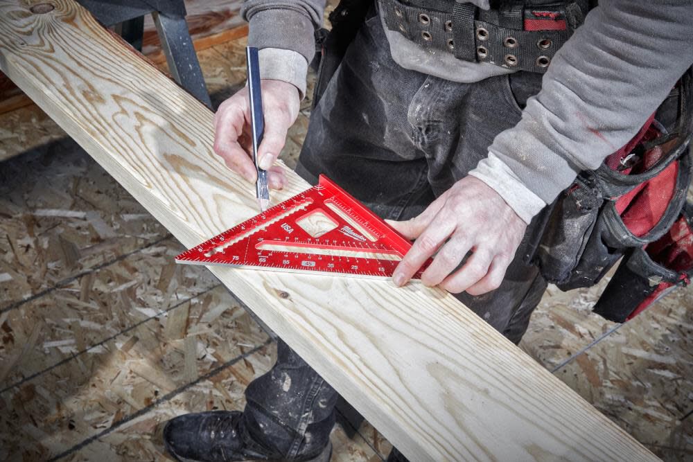 Milwaukee 7 in. Magnetic Rafter Square MLSQM070 from Milwaukee