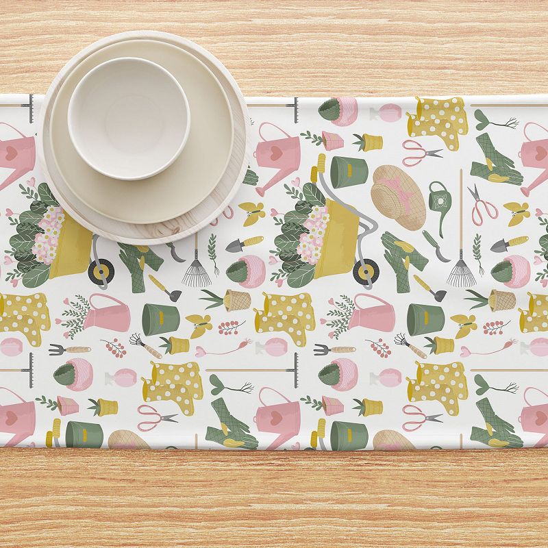 Table Runner， 100% Polyester， 14x108， In the Garden