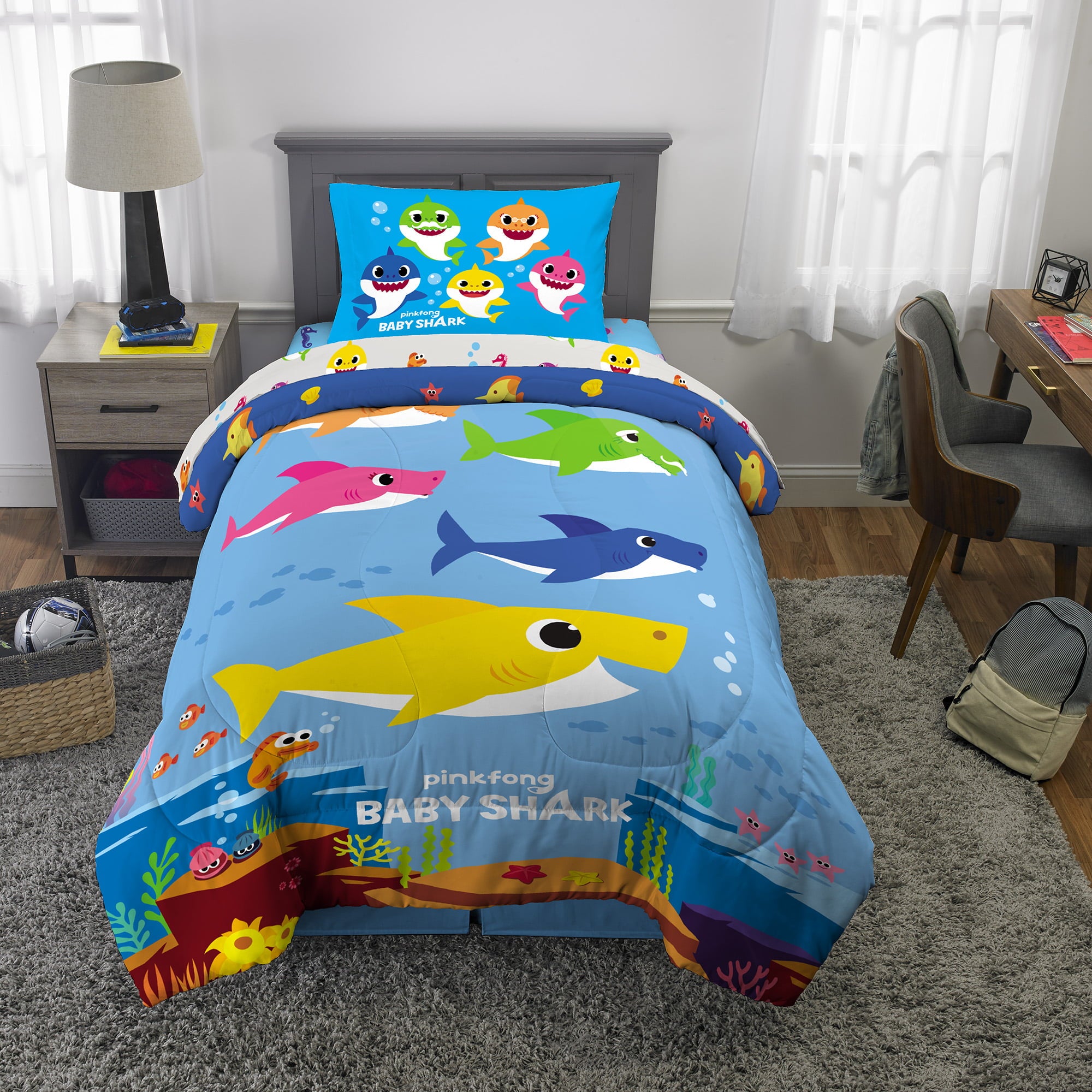 Baby Shark Kids Comforter and Sham， 2-Piece Set， Twin/Full， Reversible， Blue， Nickelodeon