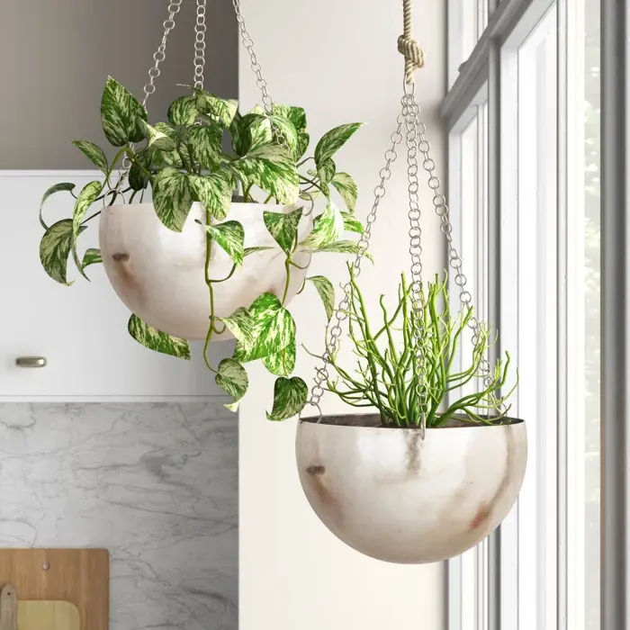 Luxury Steel Round Metal Hanging Planter for Decoration Silver Chain Hanging Plant Pot