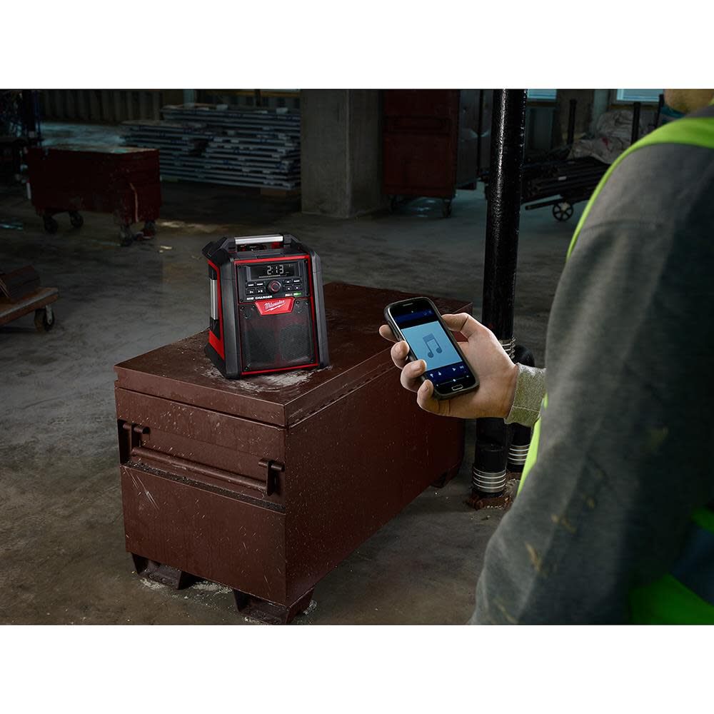 Milwaukee M18 Jobsite Fan & Bluetooth Radio/Charger Bare Tool Bundle 0886-20-2792-20 from Milwaukee