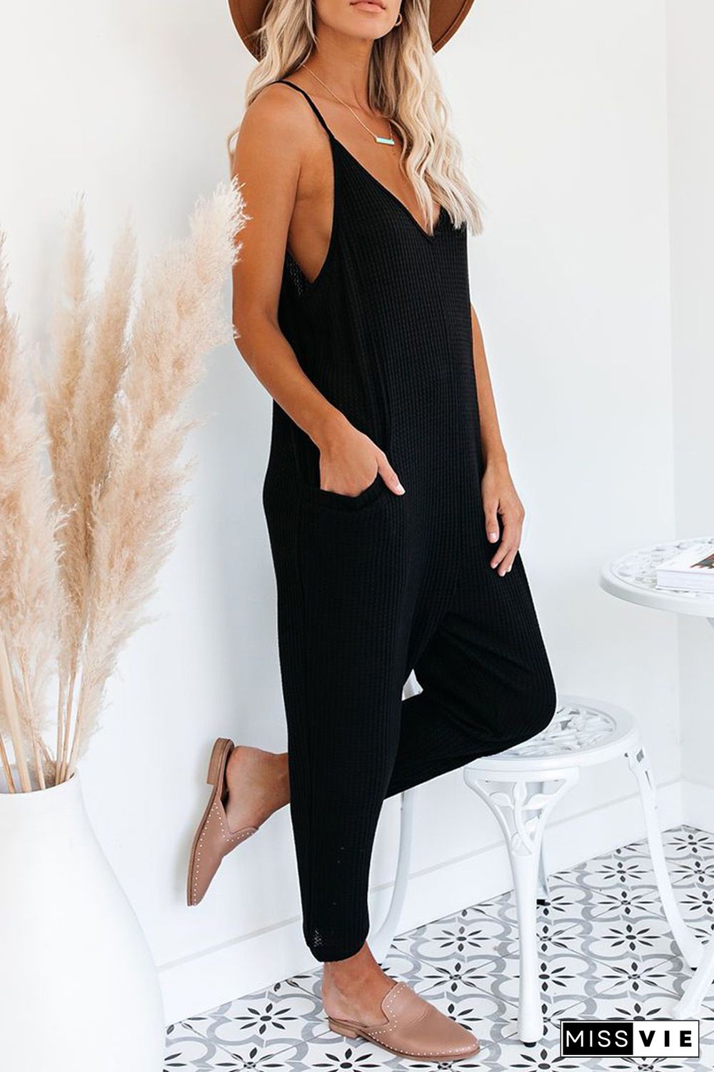 Black Textured Sleeveless V-Neck Pocketed Casual Jumpsuit