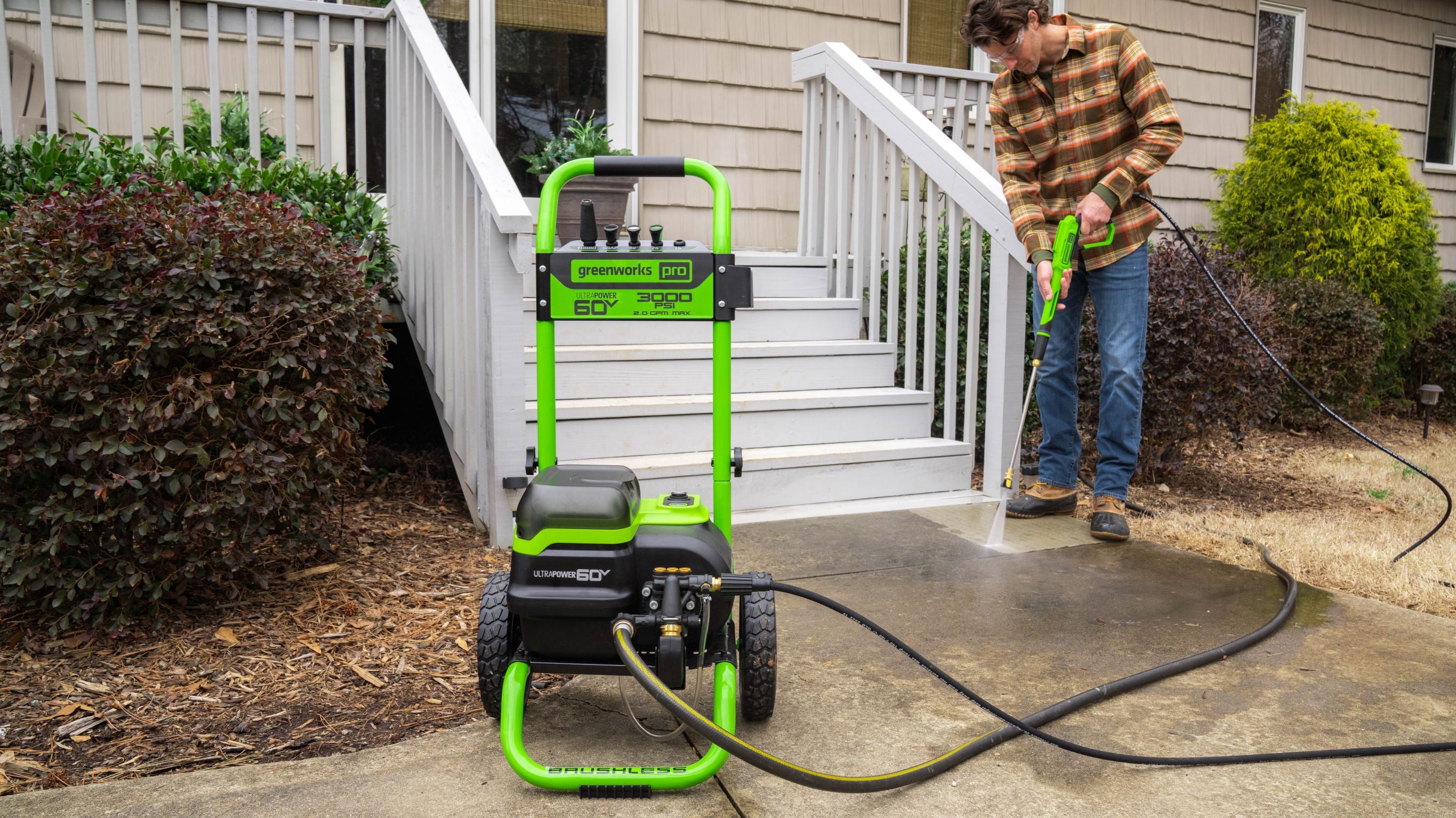 3000-PSI 2.0-GPM Pressure Washer w/ (2) 5.0Ah Batteries  Dual-Port Charger | Greenworks Tools