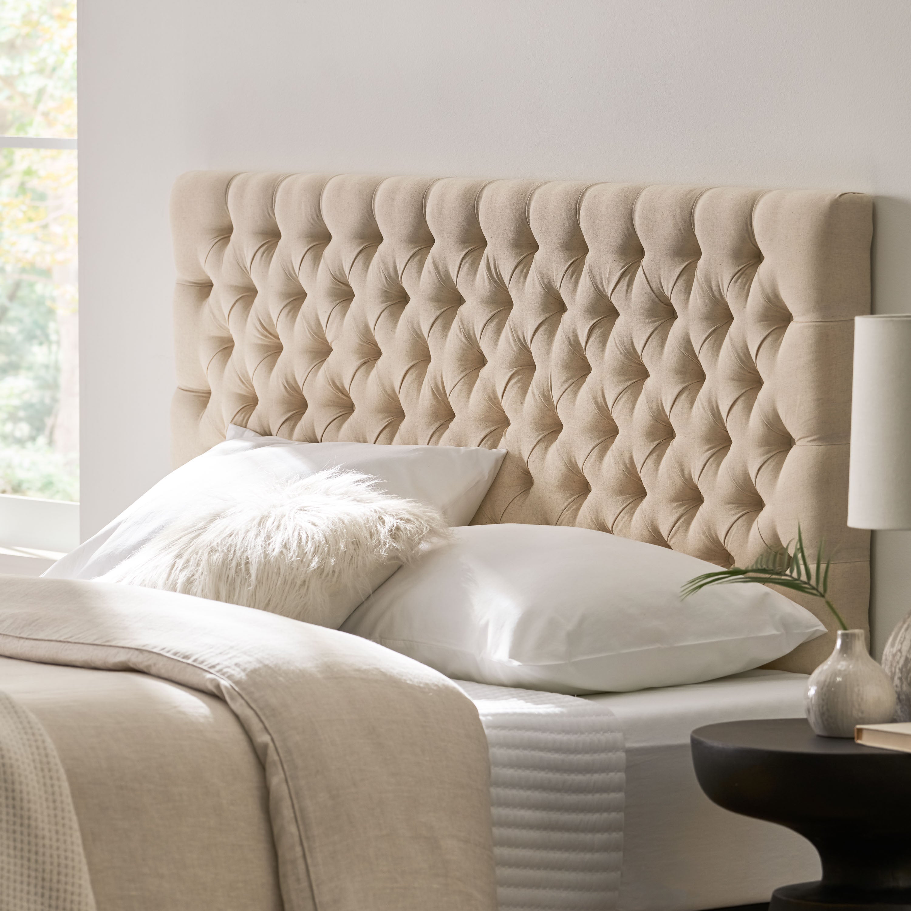 Brunet Contemporary Button Tufted Fabric Queen/Full Headboard