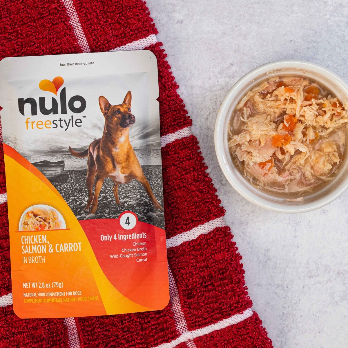 Nulo FreeStyle Chicken， Salmon， and Carrot in Broth Dog Food Topper