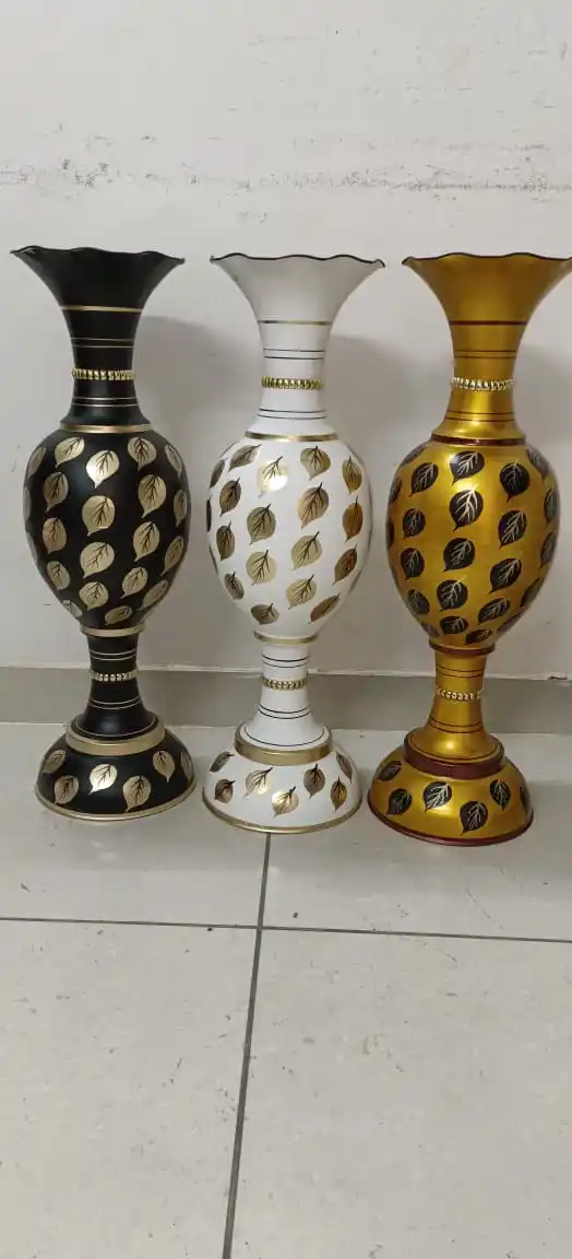 High on Demand Best Quality Wall Hanging Wooden Vase for Garden and Home Decoration Available at Export