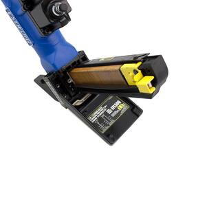 Estwing Pneumatic 2-in-1 15.5-Gauge and 16-Gauge 2 in. Flooring Nailer and Stapler with Bag EFL50Q