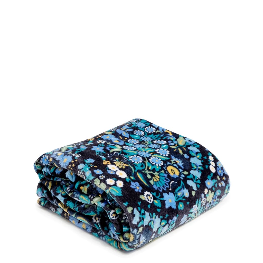 Vera Bradley   Plush Throw Blanket in Dreamer Paisley