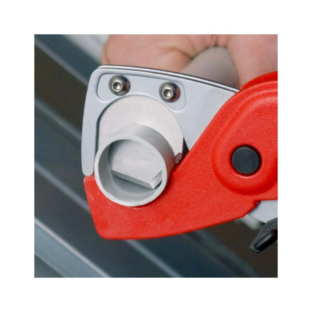 Knipex Plasticut Cutter For Hoses and Plastic Conduit Pipes 185mm