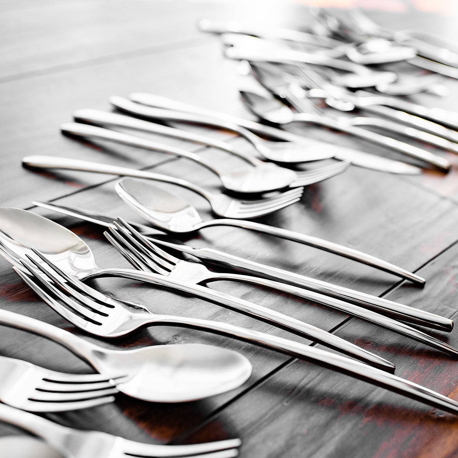 Gaze Mirror 20-Piece Flatware Set