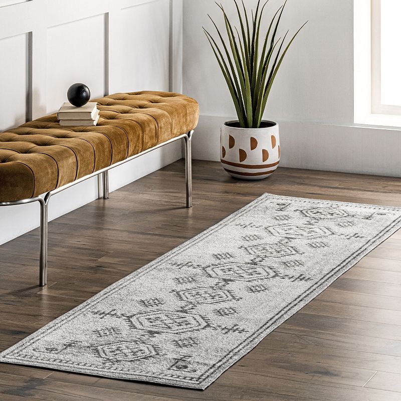 nuLOOM Kyleigh Machine Washable Southwestern Area Rug