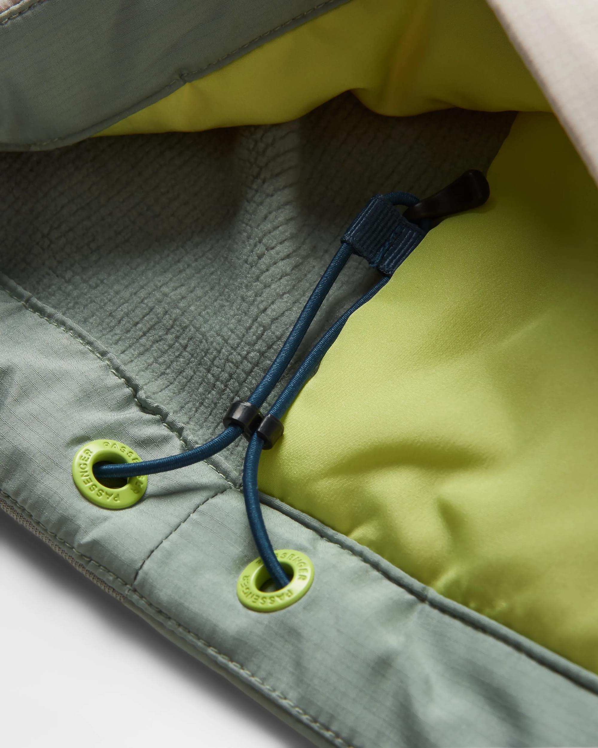 Daybreak Light Recycled Thermore® Insulated Jacket - Pistachio/Blue Steel