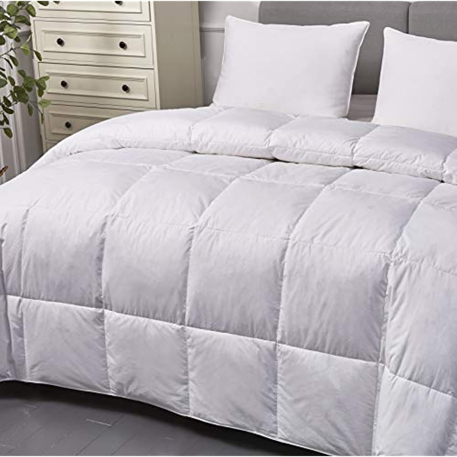 ROYAL LUXE / Hungarian White Goose Down Comforter - Twin