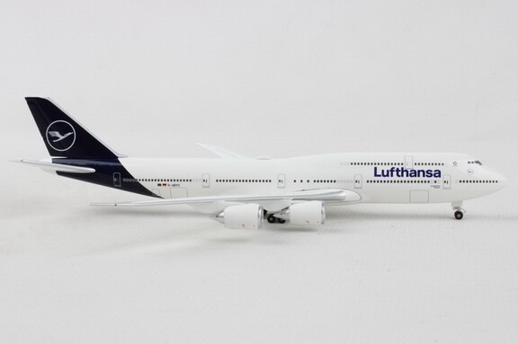 Herpa HE531283 001 Lufthansa 747 8 1/500