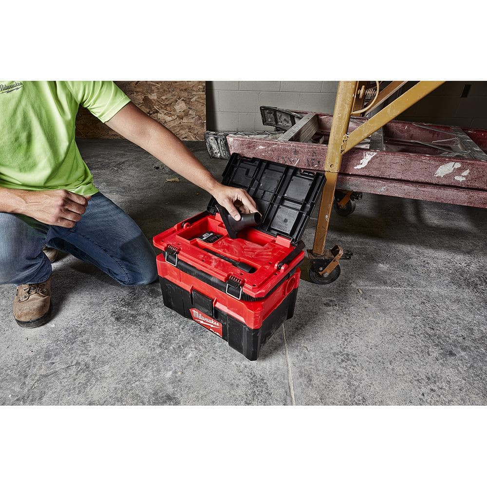 Milwaukee M18 FUEL PACKOUT 18-Volt Lithium-Ion Cordless 2.5 Gal. Wet/Dry Vacuum (Vacuum-Only) 0970-20