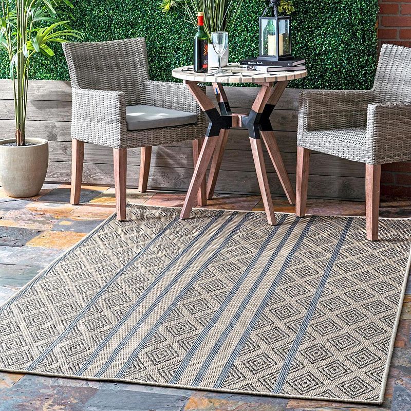 nuLOOM Rayna Banded Trellis Indoor/Outdoor Area Rug