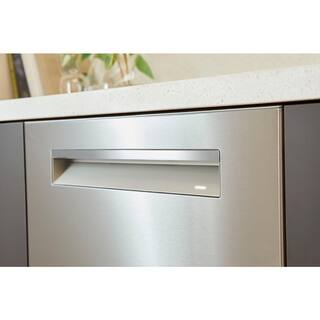 Bosch 800 Series 24 in. Stainless Steel Top Control Tall Tub Pocket Handle Dishwasher with Stainless Steel Tub SHP78CM5N