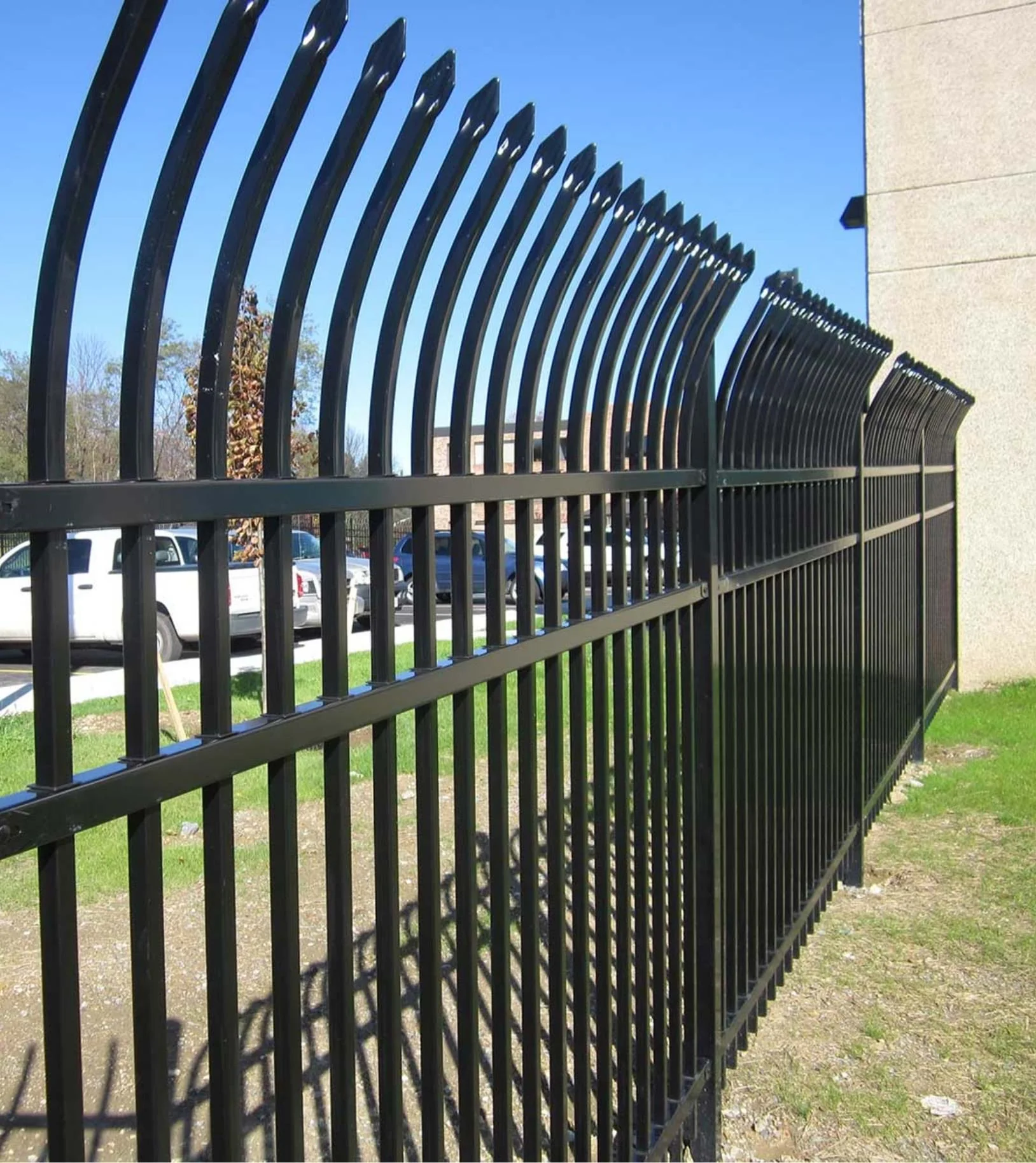 Curve top galvanized steel fence panels for commercial and industrial buildings