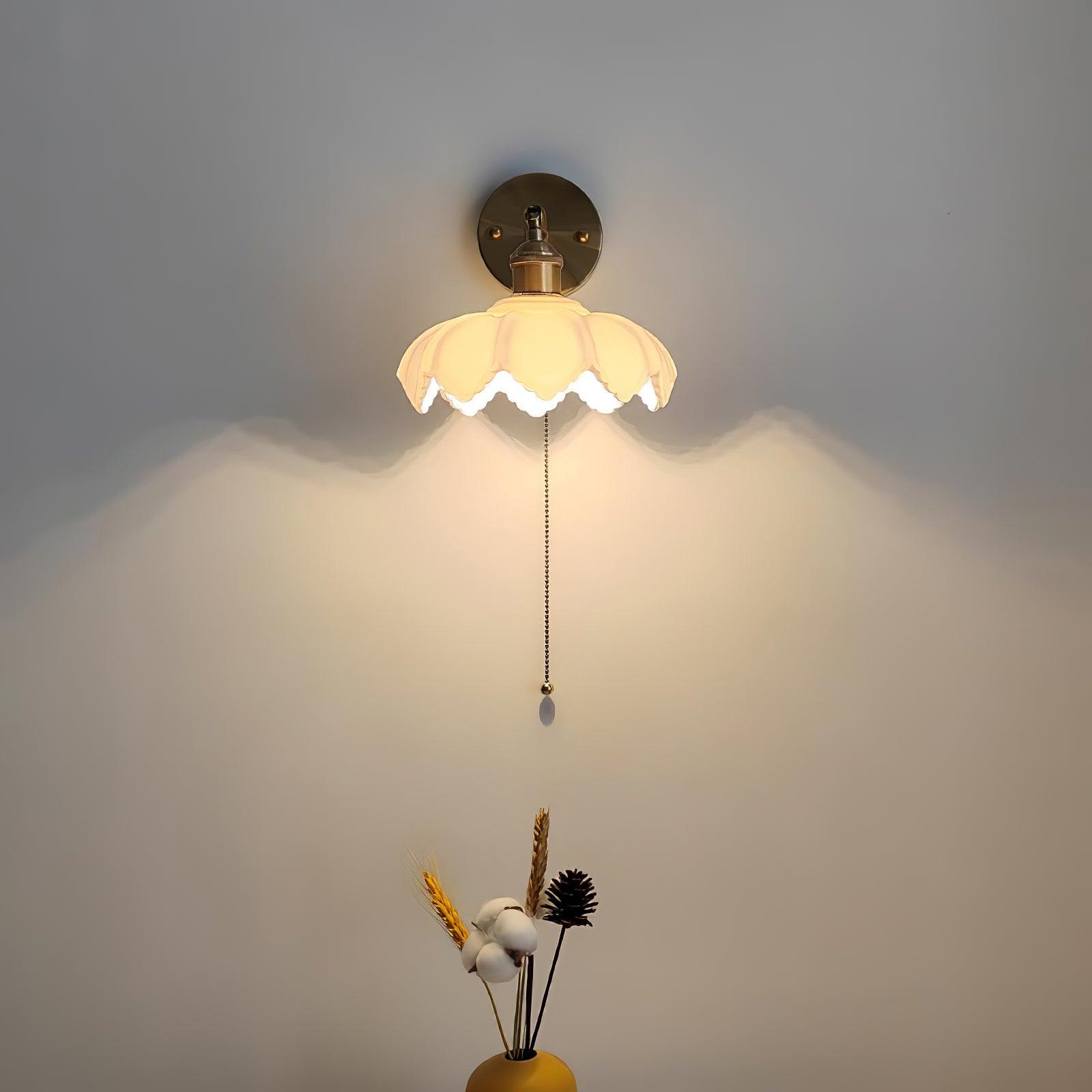 Lotus Rotatable Wall Lamp