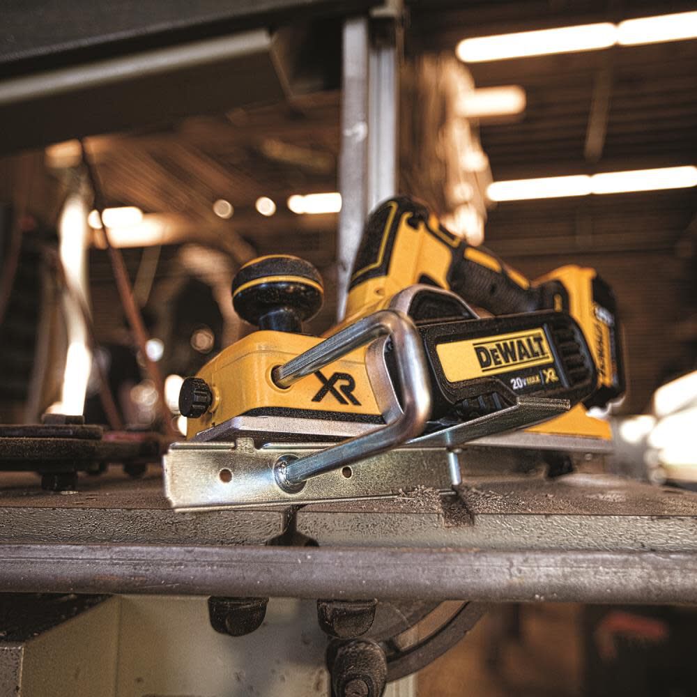 DEWALT 20V MAX Lithium-Ion Brushless Planer (DCP580B) DCP580B from DEWALT