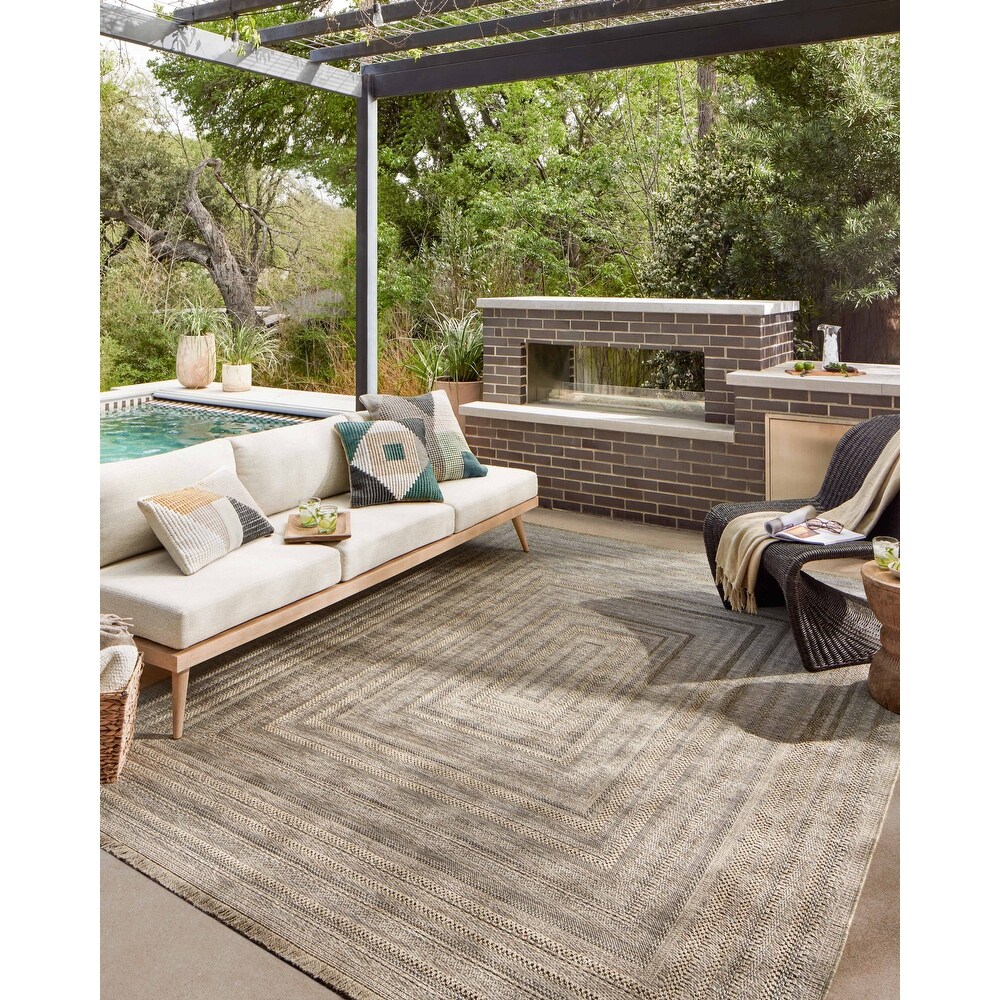 Alexander Home Dana Indoor / Outdoor Farmhouse Area Rug