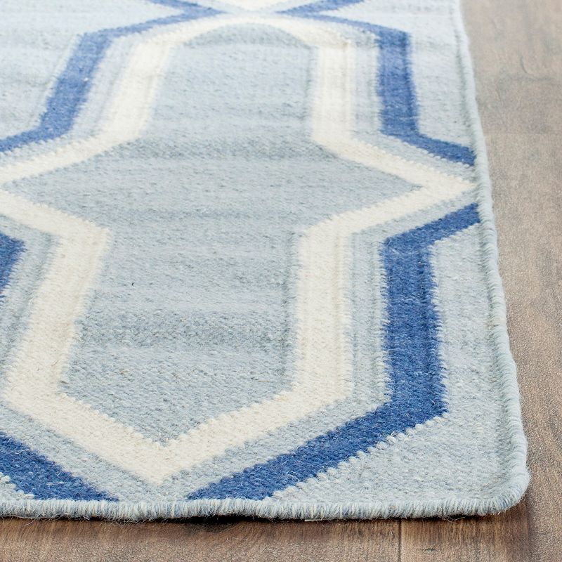 Safavieh Dhurries Flattened Quatrefoil Handwoven Flatweave Wool Rug