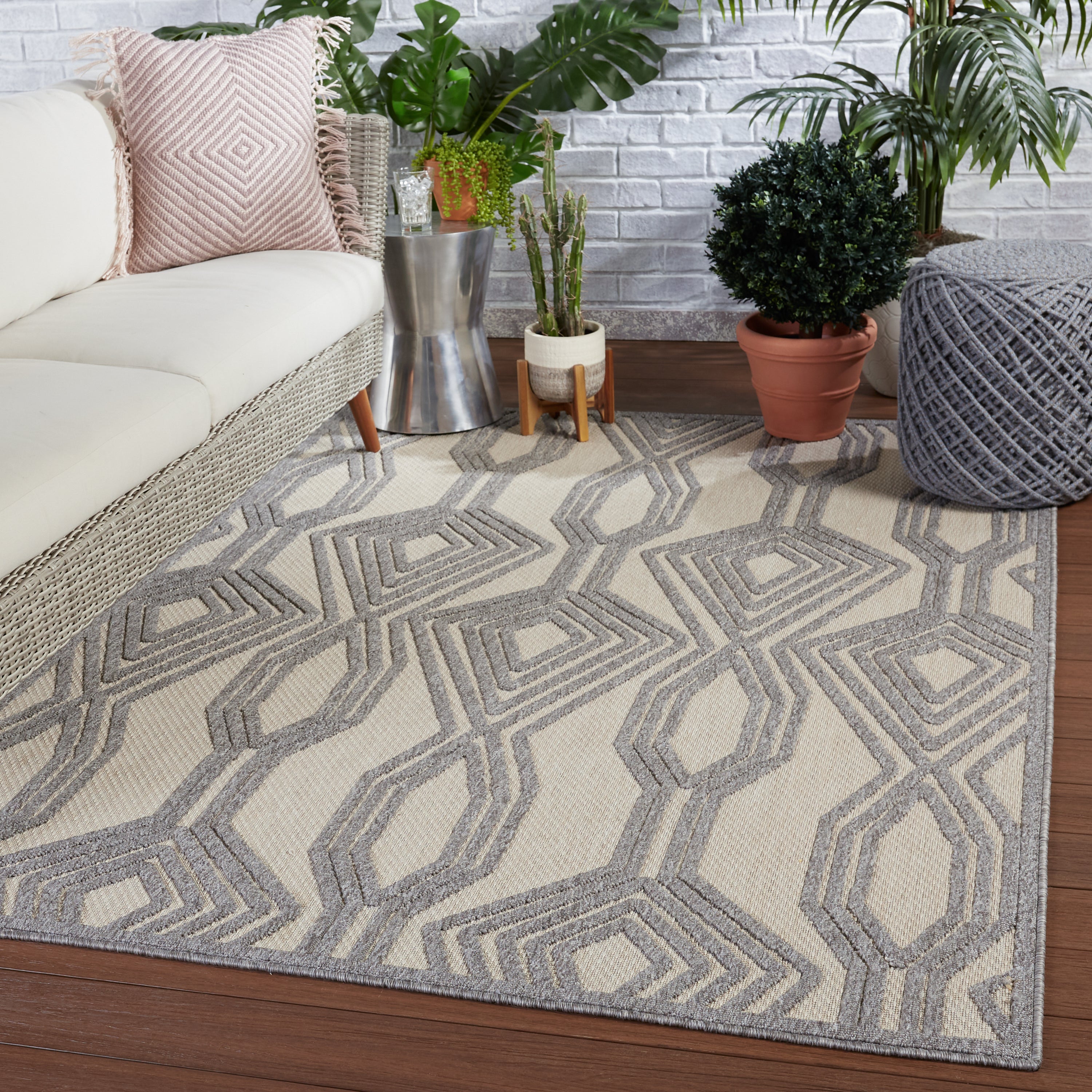 Tajiri Adana Indoor/Outdoor Cream & Gray Rug by Nikki Chu