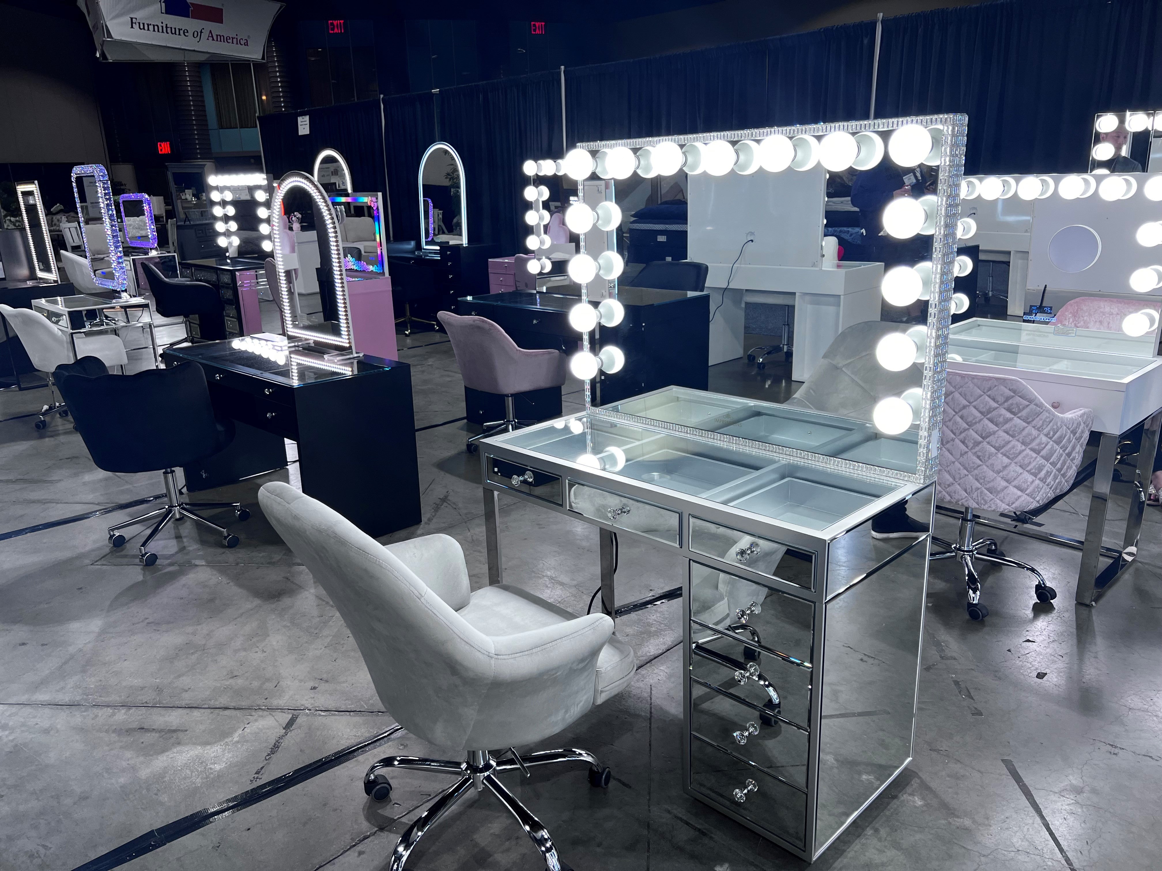 Mini SlayStation® Kylie 1.0 Vanity Table +Hollywood Glow® Plus Lux Vanity Mirror