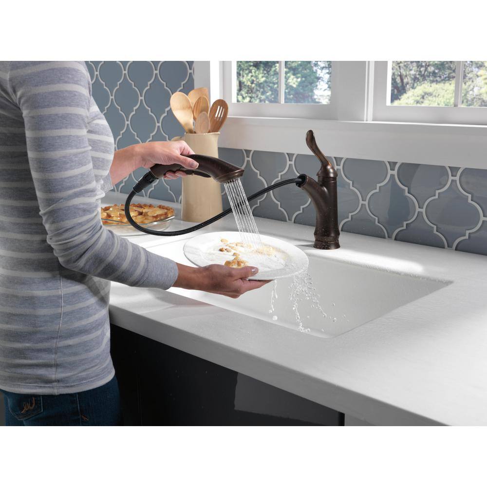 Delta Linden Single-Handle Pull-Out Sprayer Kitchen Faucet With Multi-Flow In Venetian Bronze 4353-RB-DST