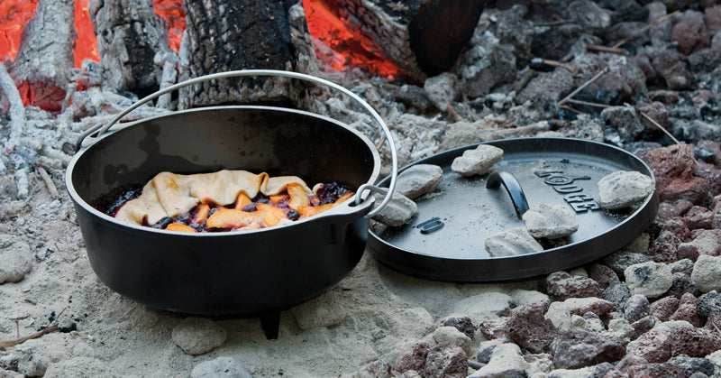 Lodge Cast Iron 12" / 6 Quart Seasoned Cast Iron Camp Dutch Oven