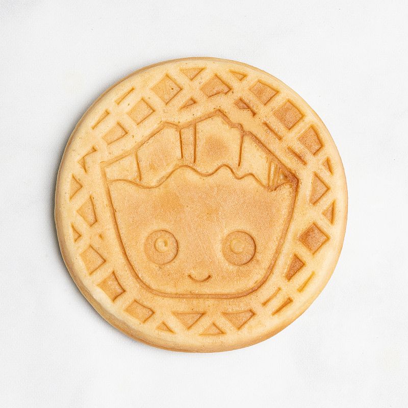 Uncanny Brands Marvel Eat The Universe Groot Mini Waffle Maker