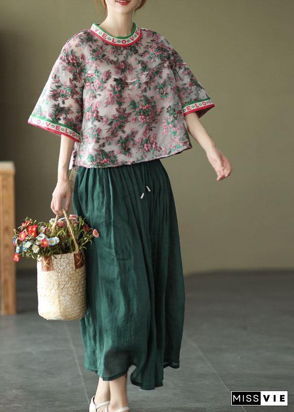 Elegant Embroideried retro O-Neck Summer Floral Blouses Half Sleeve