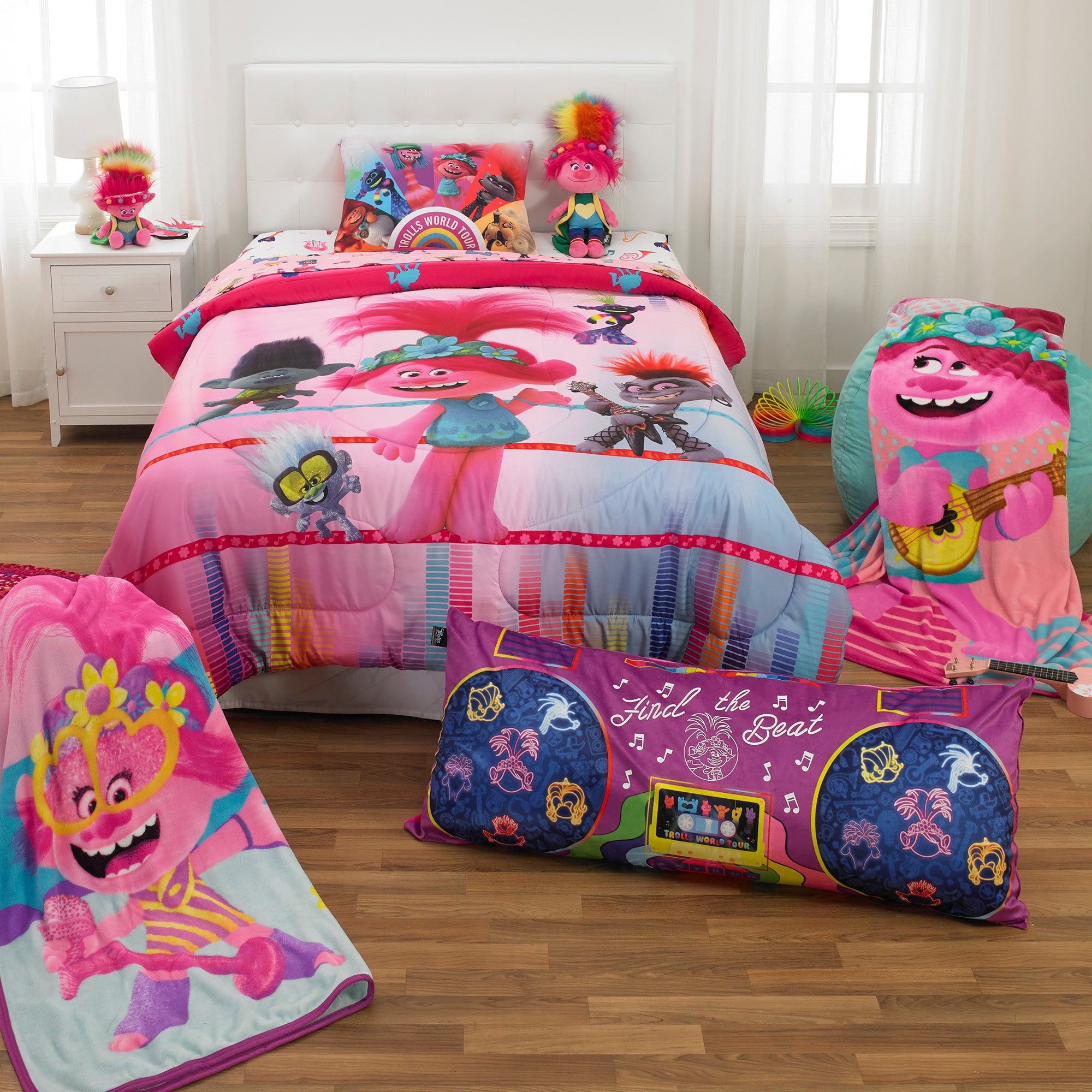 Trolls 2 Kids Comforter and Sham， 2-Piece Set， Twin/Full， Reversible， Pink， DreamWorks