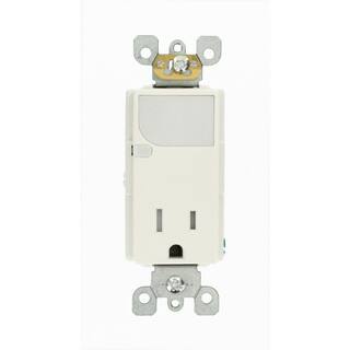 Leviton Decora 15 Amp Combination Single Outlet with LED Sensor Guide Light White T6525-W