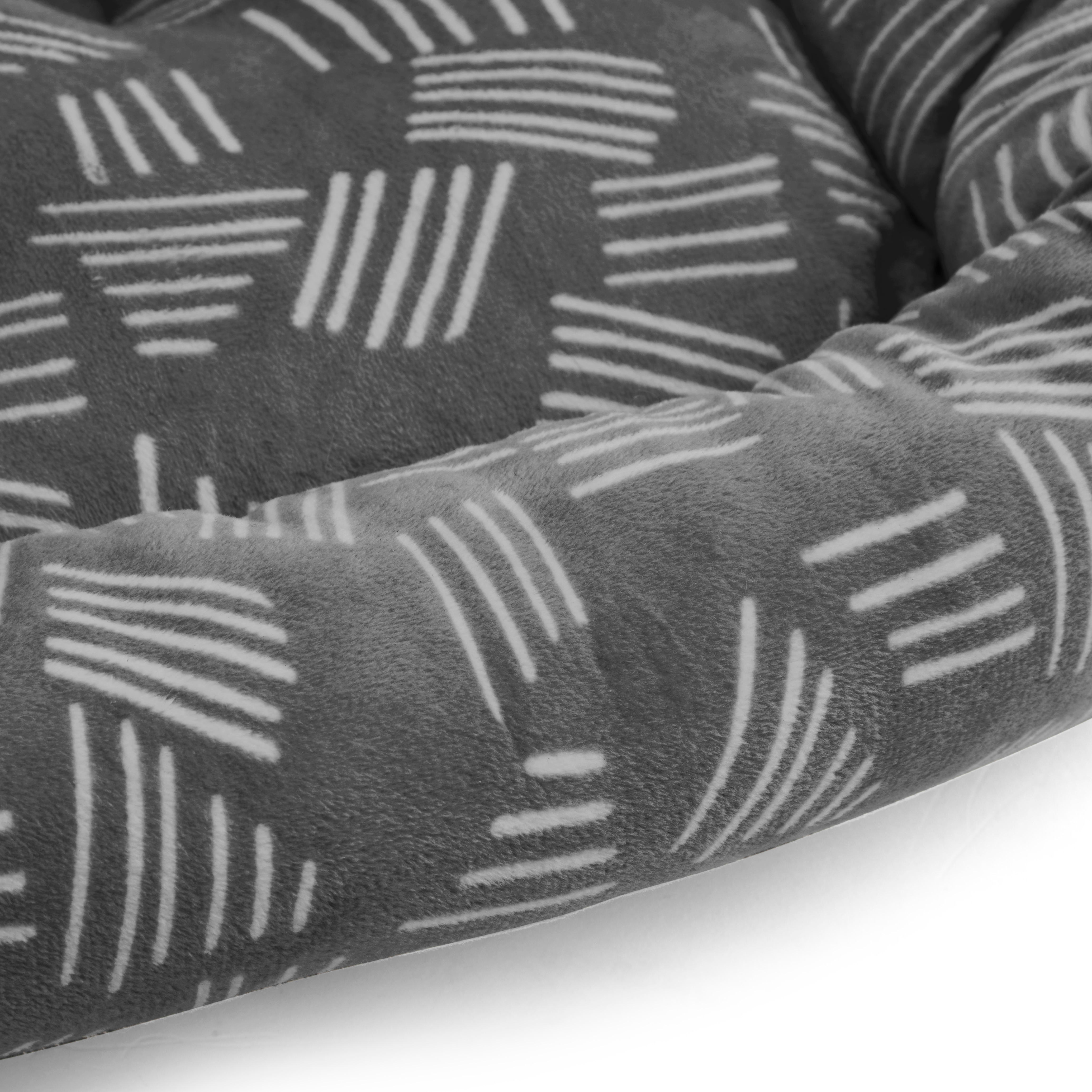 EveryYay Snooze Fest Grey Printed Rectangle Lounger Cat Bed， 19