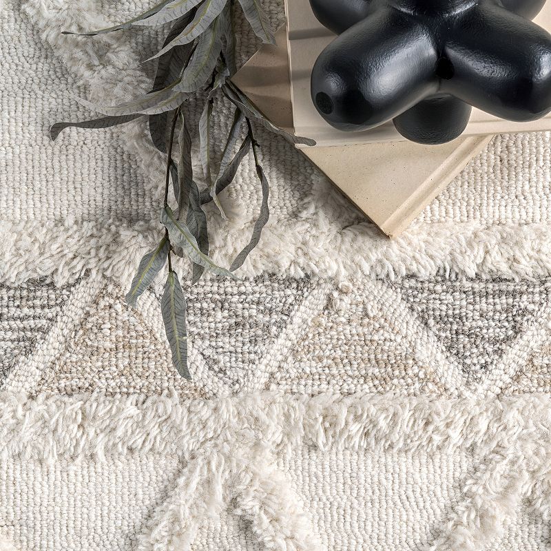 nuLoom Kenna Wool Shaggy High-Low Geometric Trellis Area Rug