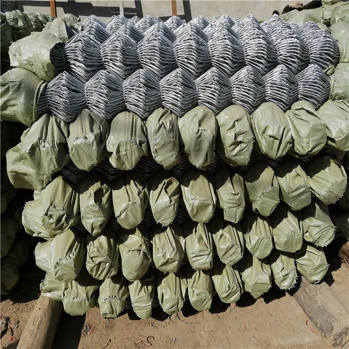 1.8m High Farmland pool fence Garden Fence Galvanized Steel Green Black PVC Coated Cyclone Wire Fence size