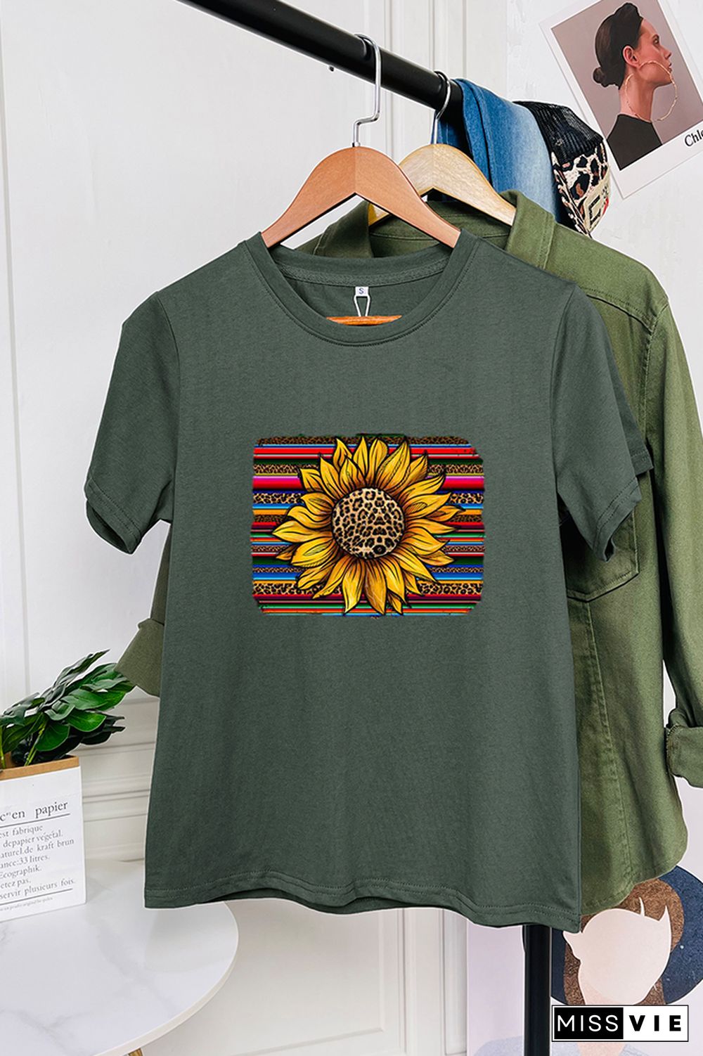 Leopard Sunflower Print Graphic Tees for Women Wholesale Short Sleeve T shirts Top