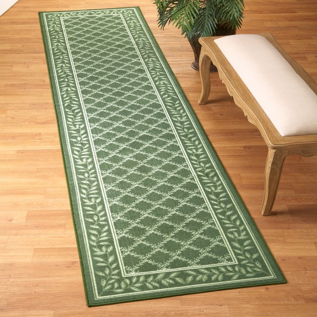 Collections Etc Two tone Lattice Rug With Leaf Border With Skid resistant Backing Home Decor And Floor Protection