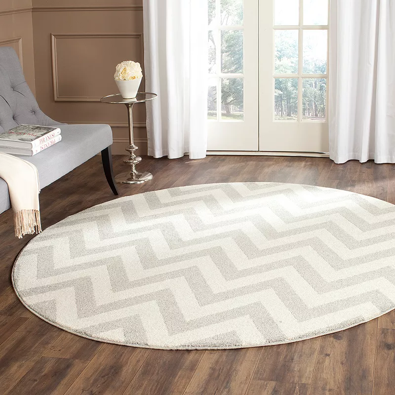 Safavieh Amherst Chevron Stripe Indoor Outdoor Rug