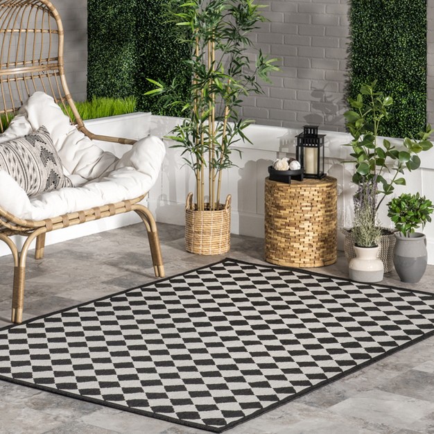 Nuloom Valery Black amp White Checkered Indoor And Outdoor Patio Area Rug