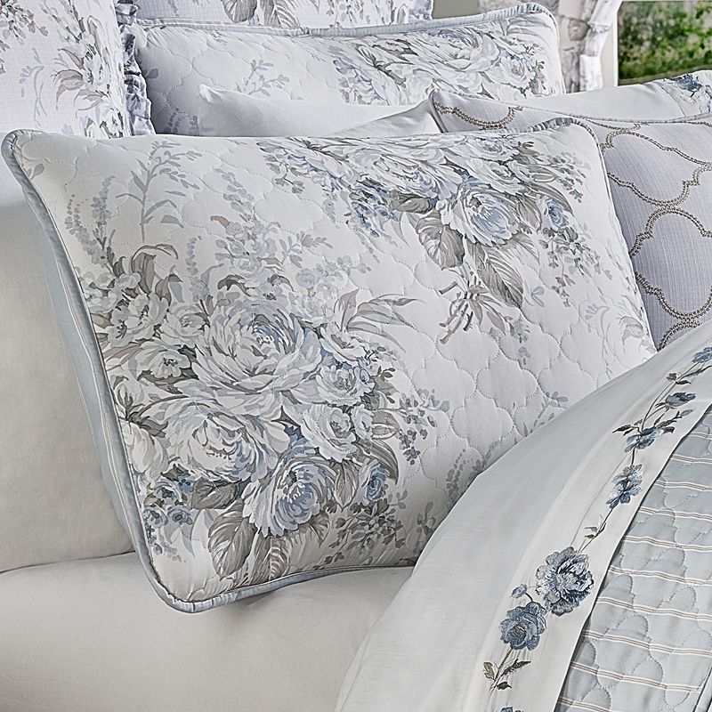 Five Queens Court Estelle Blue Quilt Set