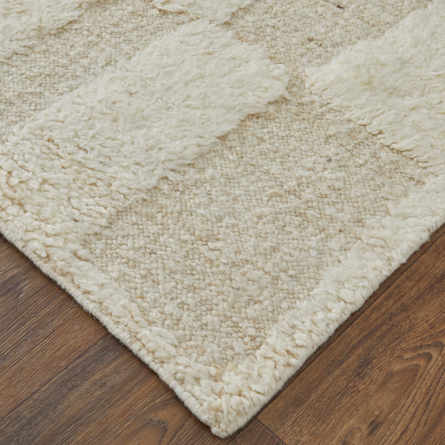 Saena Linear Hand Woven Beige / Ivory Rug