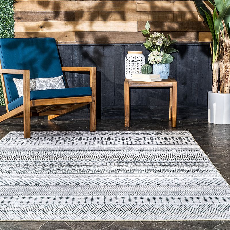 nuLoom Codi Moroccan Banded Machine Washable Indoor/Outdoor Area Rug