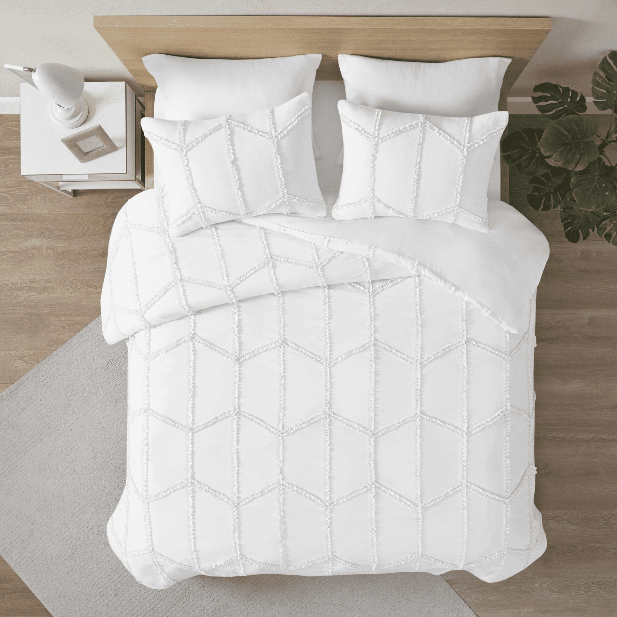 Intelligent Design Jolene Microfiber 3-Piece White Geometric Comforter Set， Full/Queen